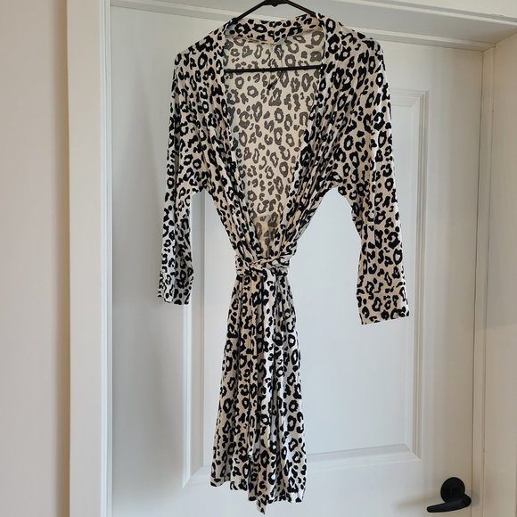 Cheetah Robe w/Pockets! NWOT! - Picture 2 of 4